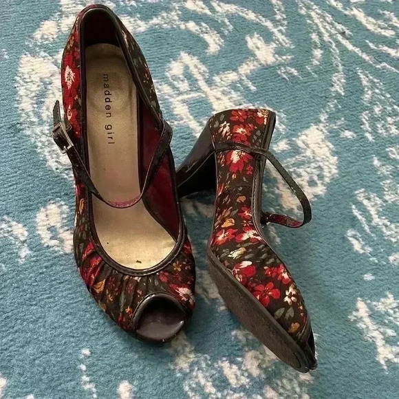 Madden girl retro rockabilly fabric floral peep toe, Mary Jane heels, seven - Picture 1 of 7